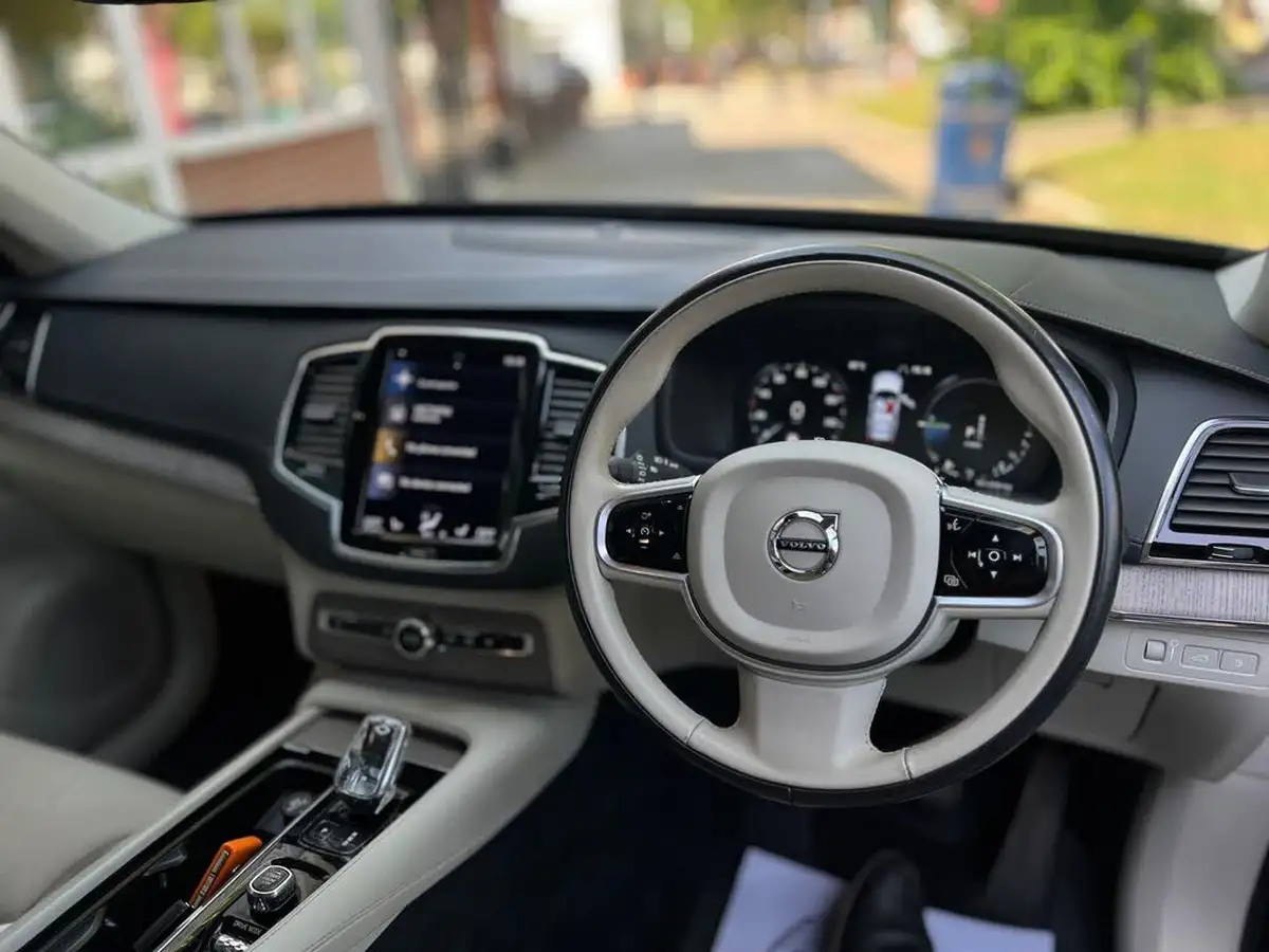 2021-volvo-xc90-20-t8-inscription-390bhp-big-17