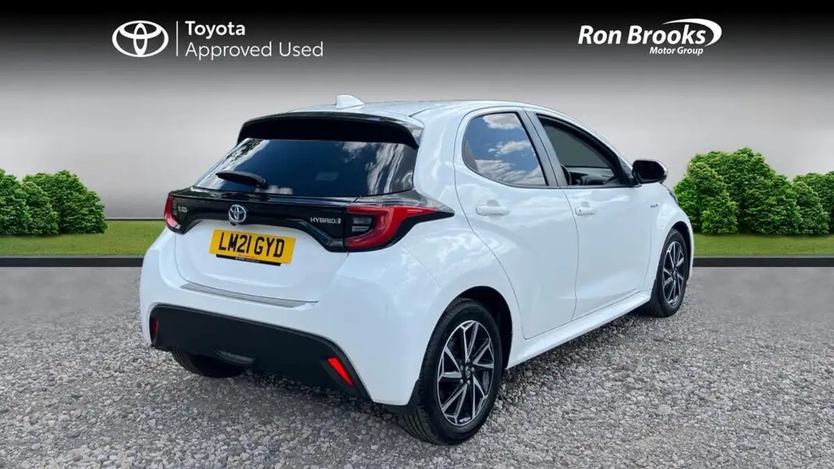 2021-toyota-yaris-15-vvt-i-design-big-1