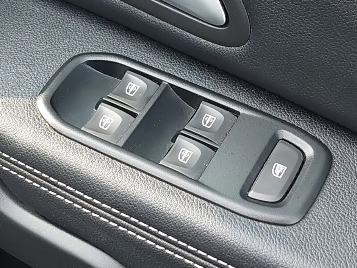 2021-dacia-duster-13-tce-prestige-150bhp-1333cc-big-14