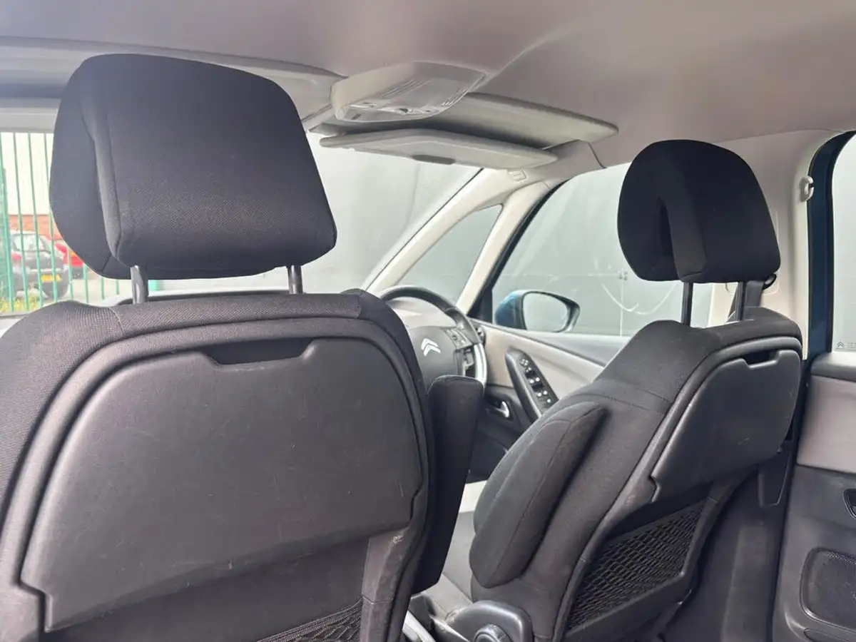2016-citroen-c4-picasso-16bluehdi-vtr-120ps-big-28