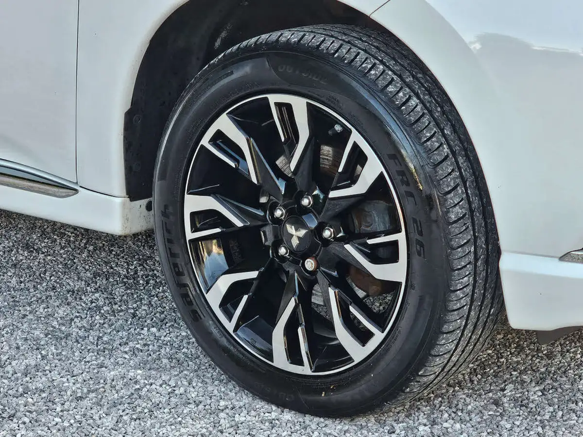 2017-mitsubishi-outlander-20-4hs-phev-5st-big-22