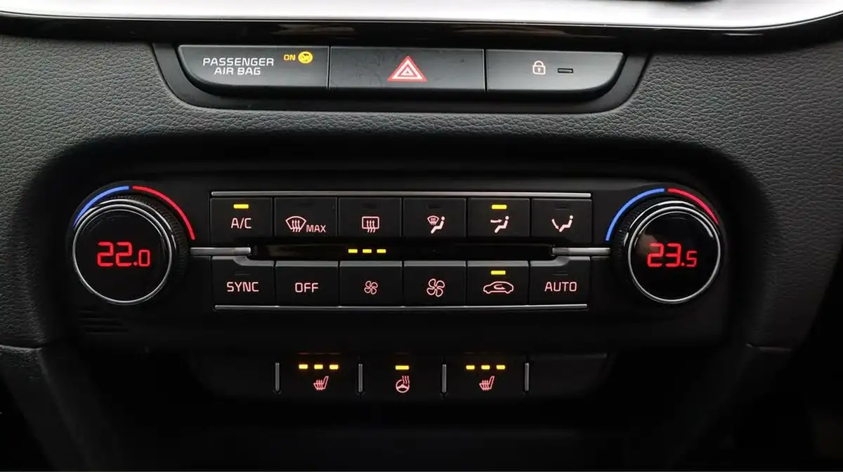 2022-kia-xceed-15-t-gdi-3-big-12
