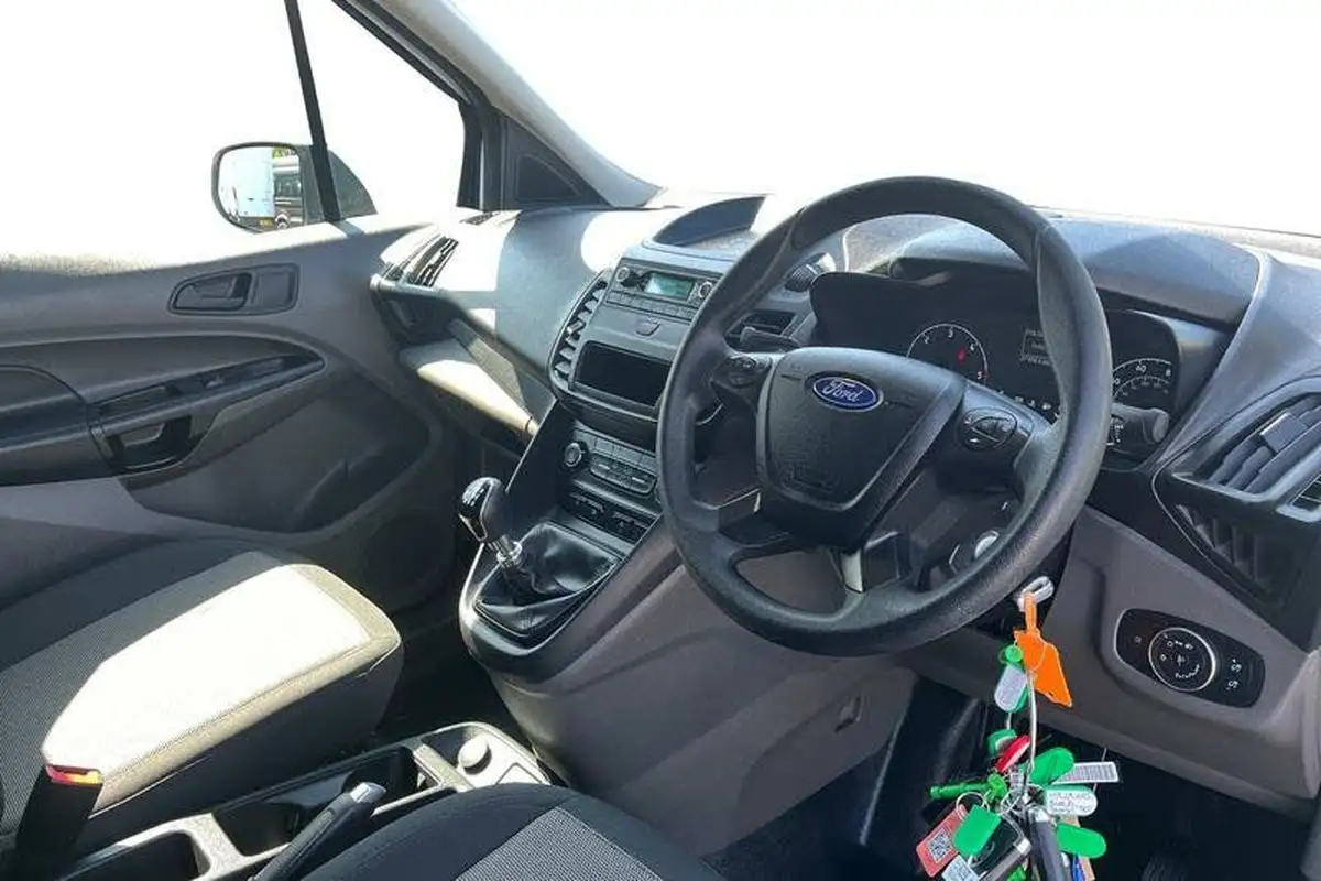 2022-ford-transit-connect-15-ecoblue-l1-220-leader-75pseu6dt-panel-big-13