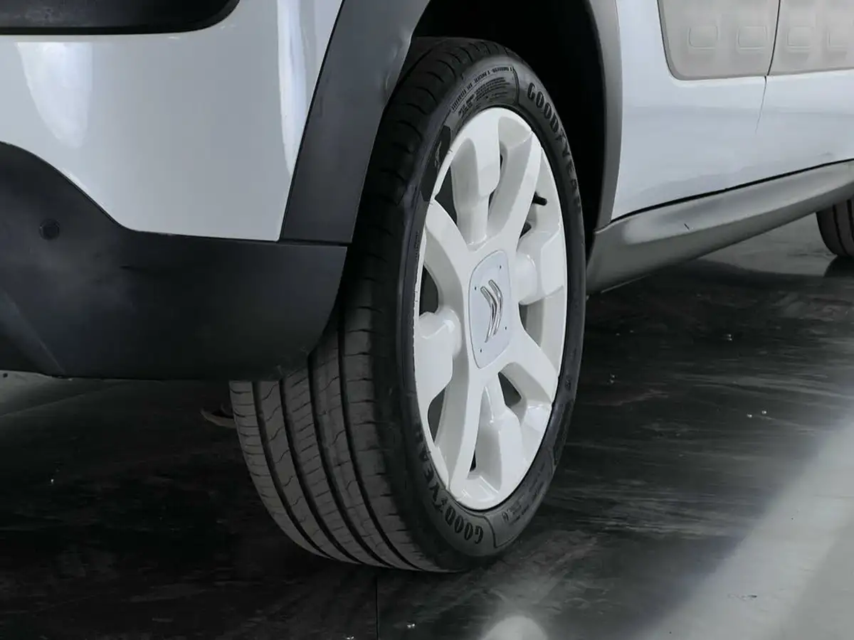 2017-citroen-c4-cactus-16bluehdi-w-big-8