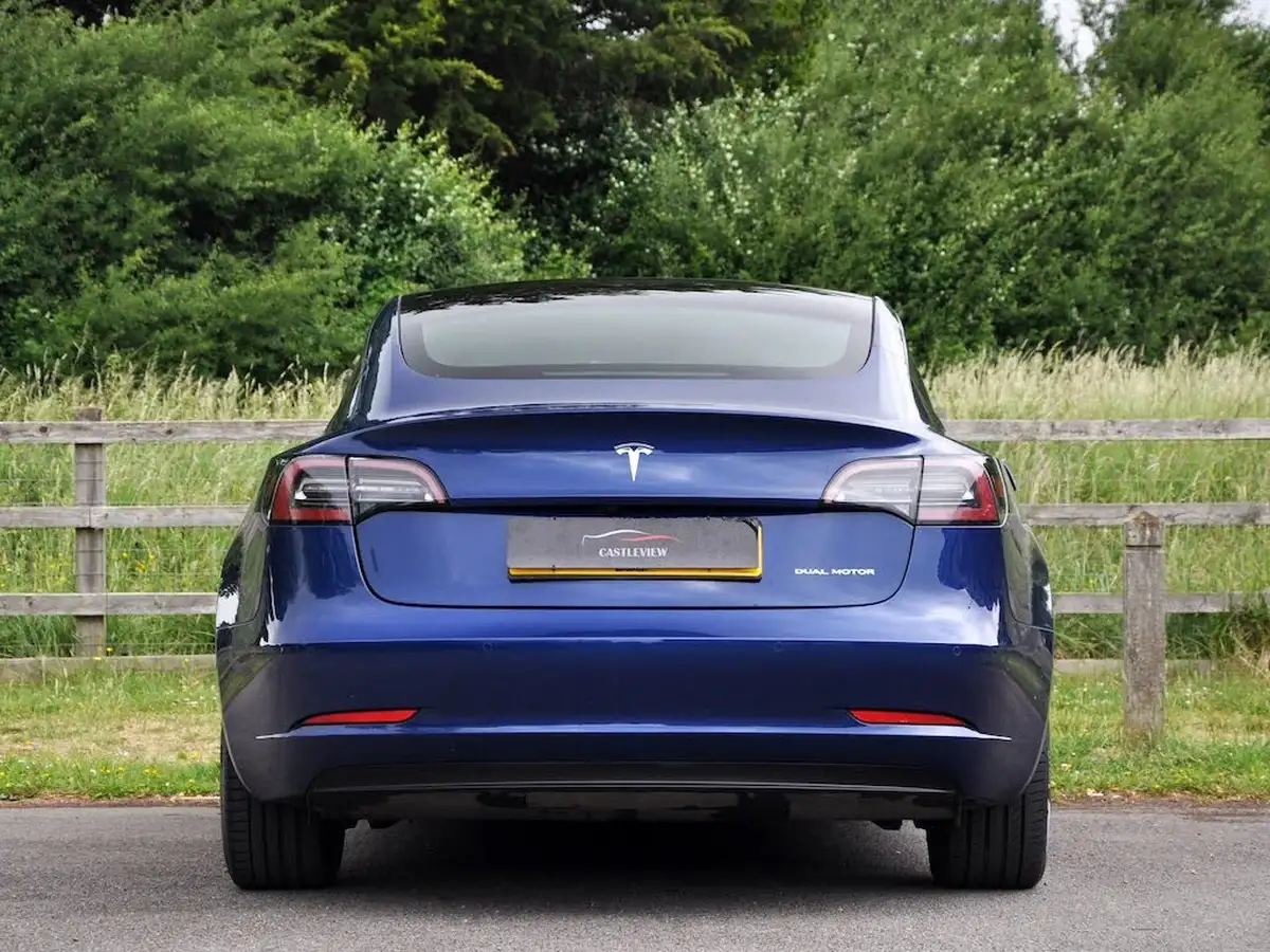 2020-tesla-model-3-e-long-range-big-7