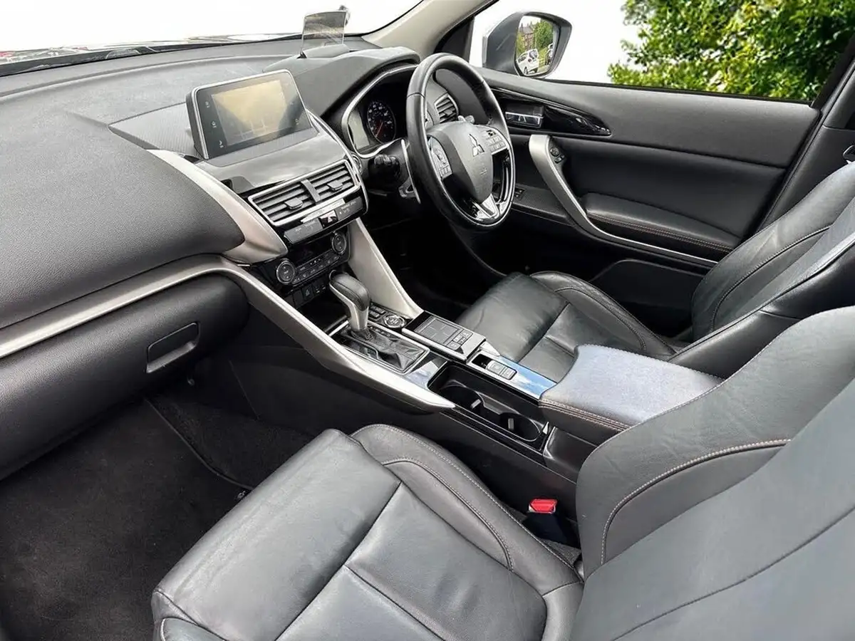 2019-mitsubishi-eclipse-cross-15-exceed-4wd-auto-big-14