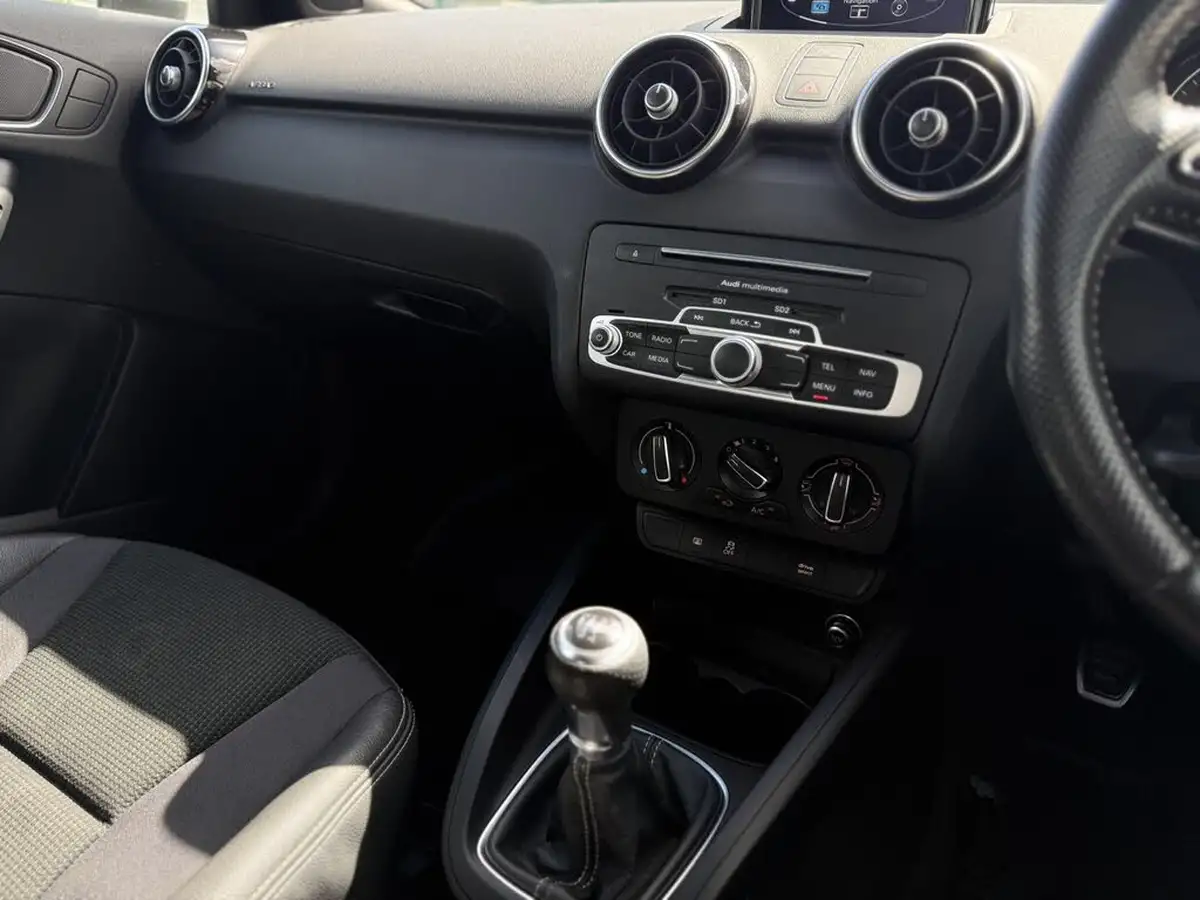 2015-audi-a1-16tdi-s-line-hatchback-3d-big-41