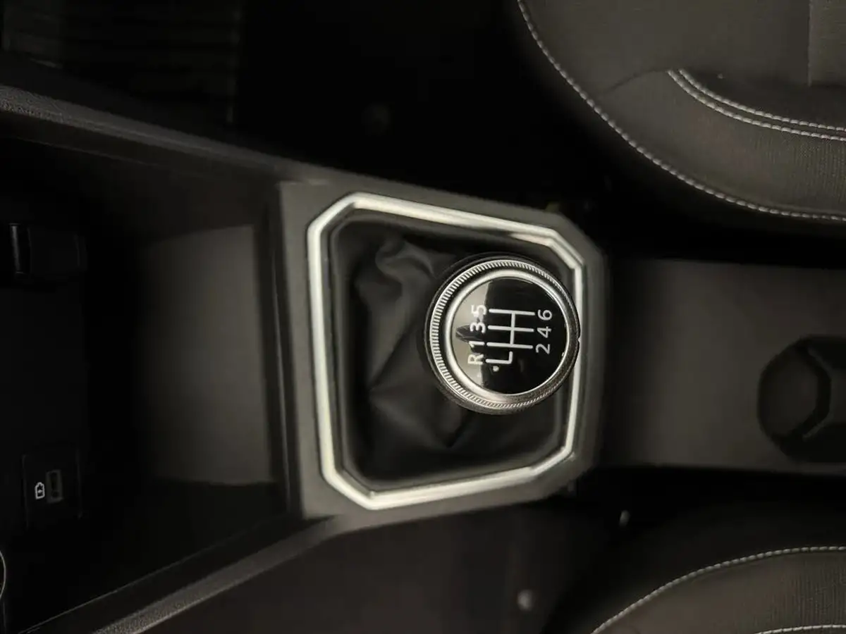 2021-dacia-sandero-10-tce-comfort-90bhp-big-14