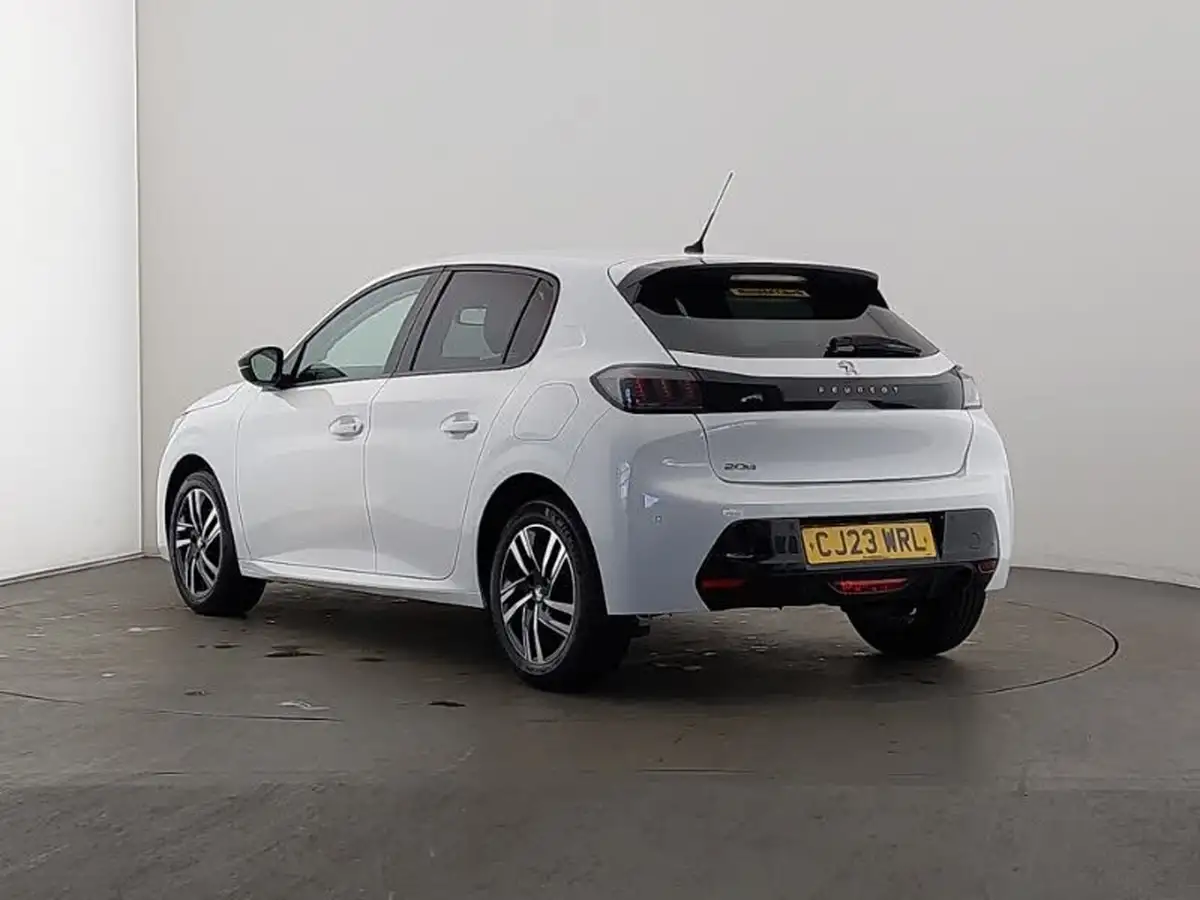 2023-peugeot-208-12-puretech-allure-premium-100ps-big-1