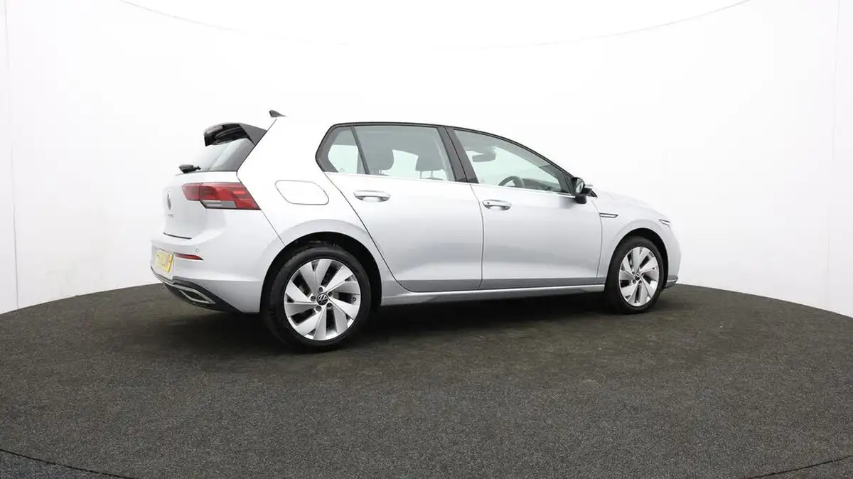 2021-volkswagen-golf-15-tsi-style-130ps-hatchback-big-36