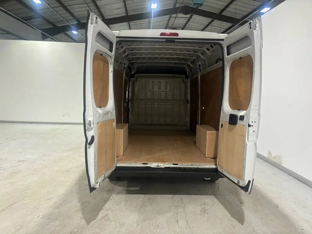2022-peugeot-boxer-22-bluehdi-professional-335-l3-h2-panel-big-28
