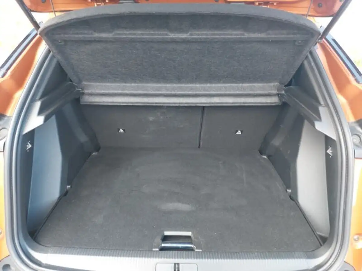 2022-peugeot-2008-suv-12-puretech-allure-premium-100bhp-big-7