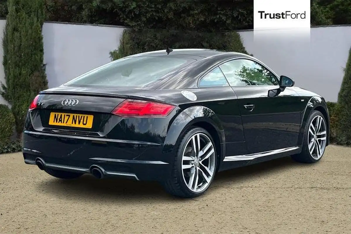 2017-audi-tt-coupe-18-tfsi-s-line-big-3