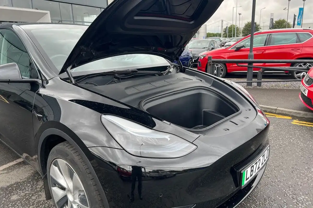 2022-tesla-model-y-e-long-range-big-37