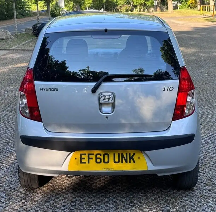 2010-hyundai-i10-12-classic-big-10