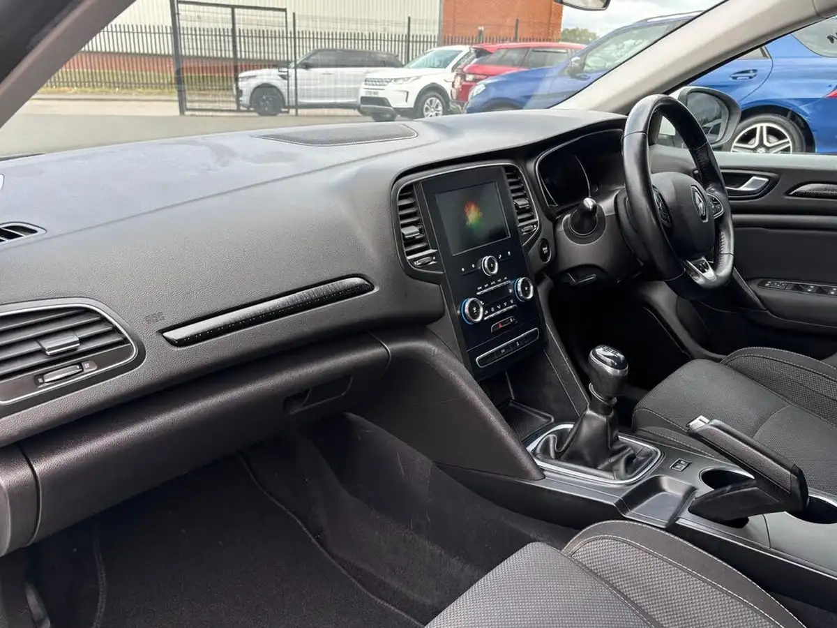 2020-renault-megane-15dci-play-sport-tourer-big-4