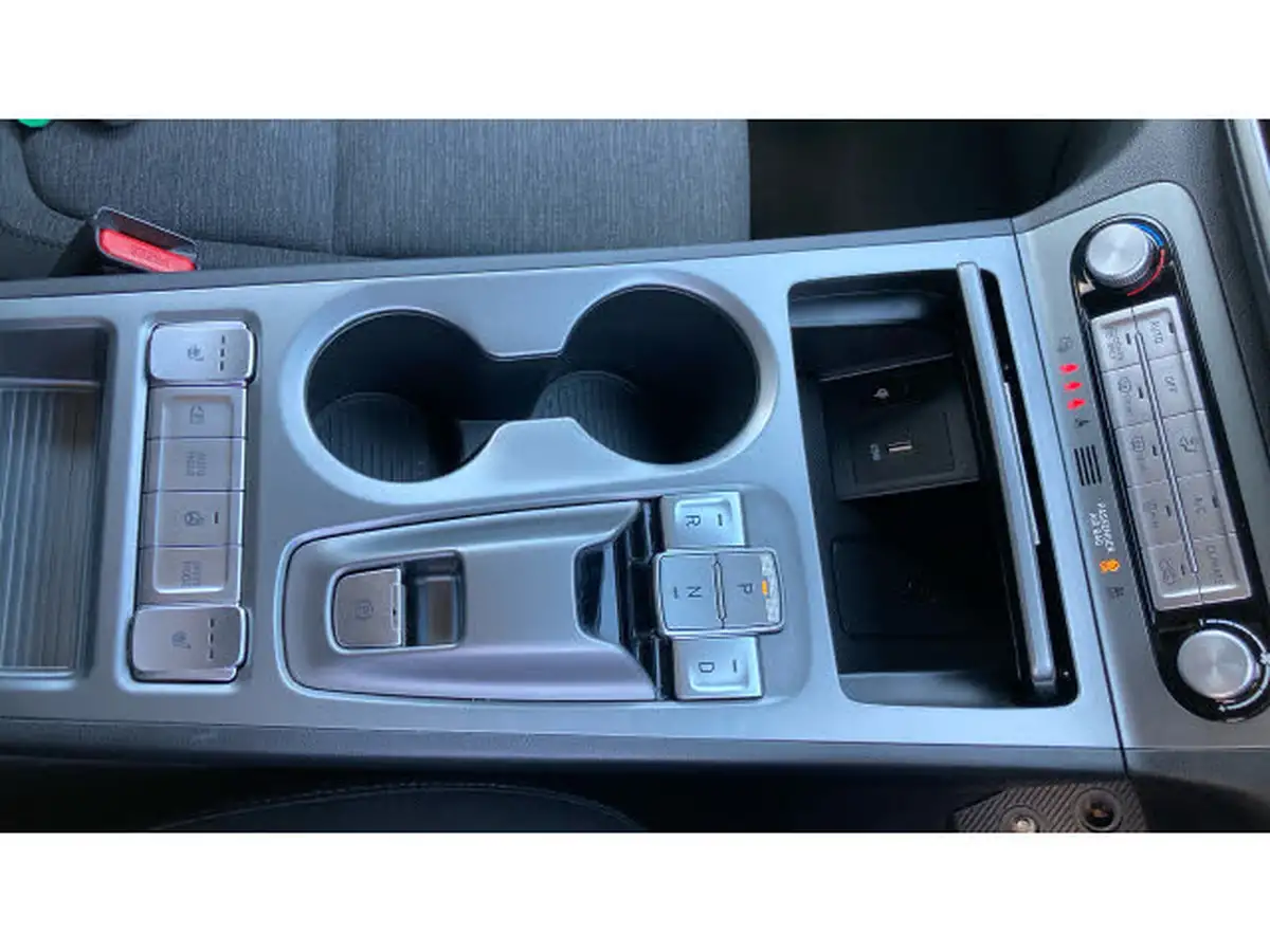 2022-hyundai-kona-e-premium-204ps-64kwh-7kw-obc-big-31