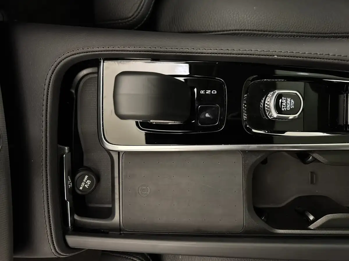 2024-volvo-xc90-20-b5-r-design-big-24