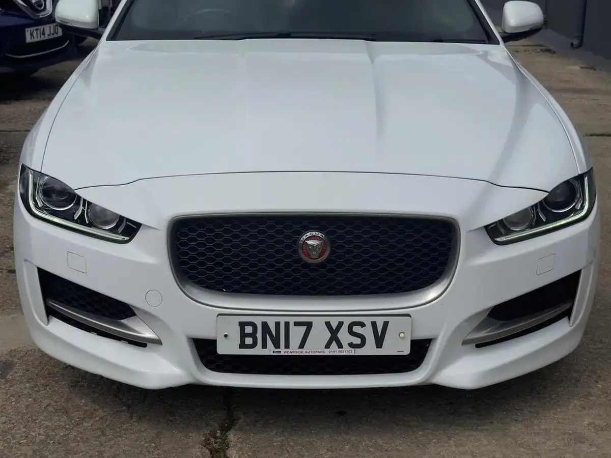 2017-jaguar-xe-20d-r-sport-180ps-1999cc-big-7