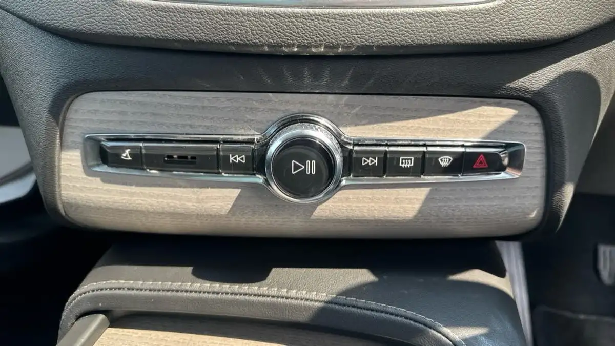 2024-volvo-xc90-20-t8-ultra-dark-big-39