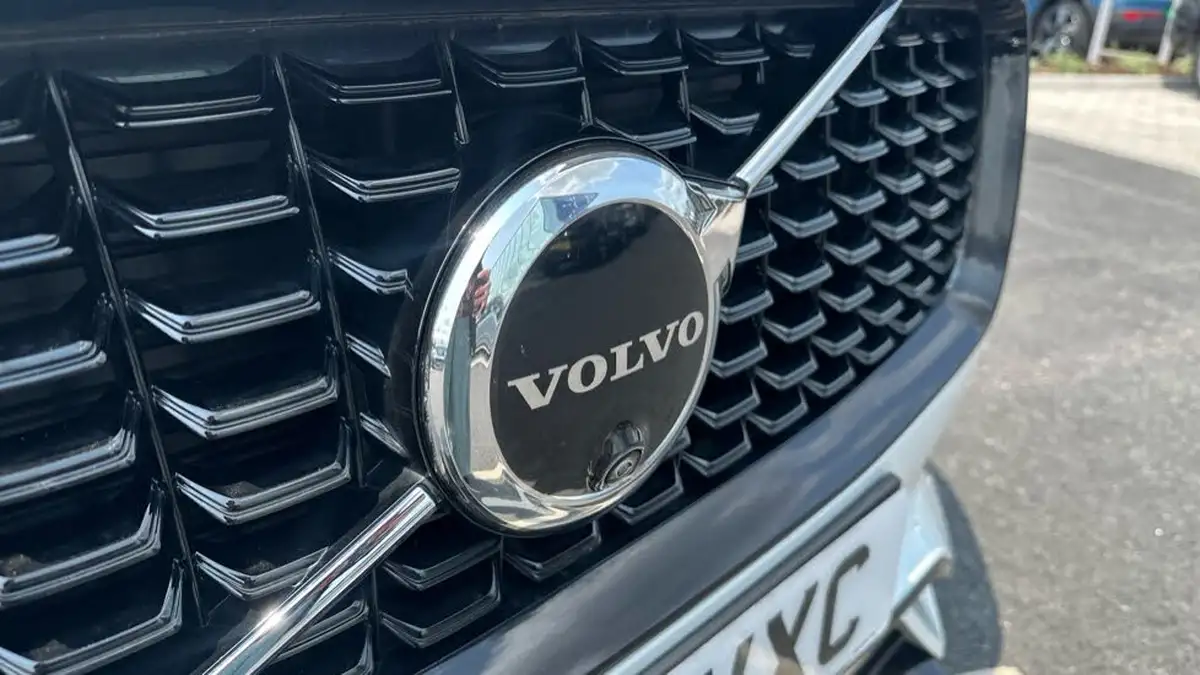 2024-volvo-xc90-20-t8-ultra-dark-big-15