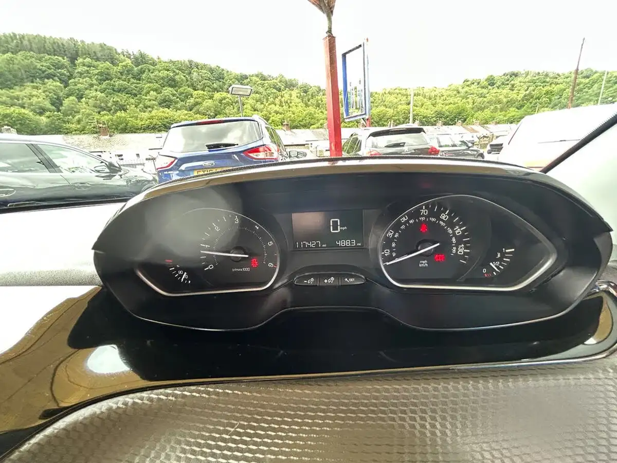 2017-peugeot-208-16bluehdi-gt-line-120bhp-ss-5d-big-22