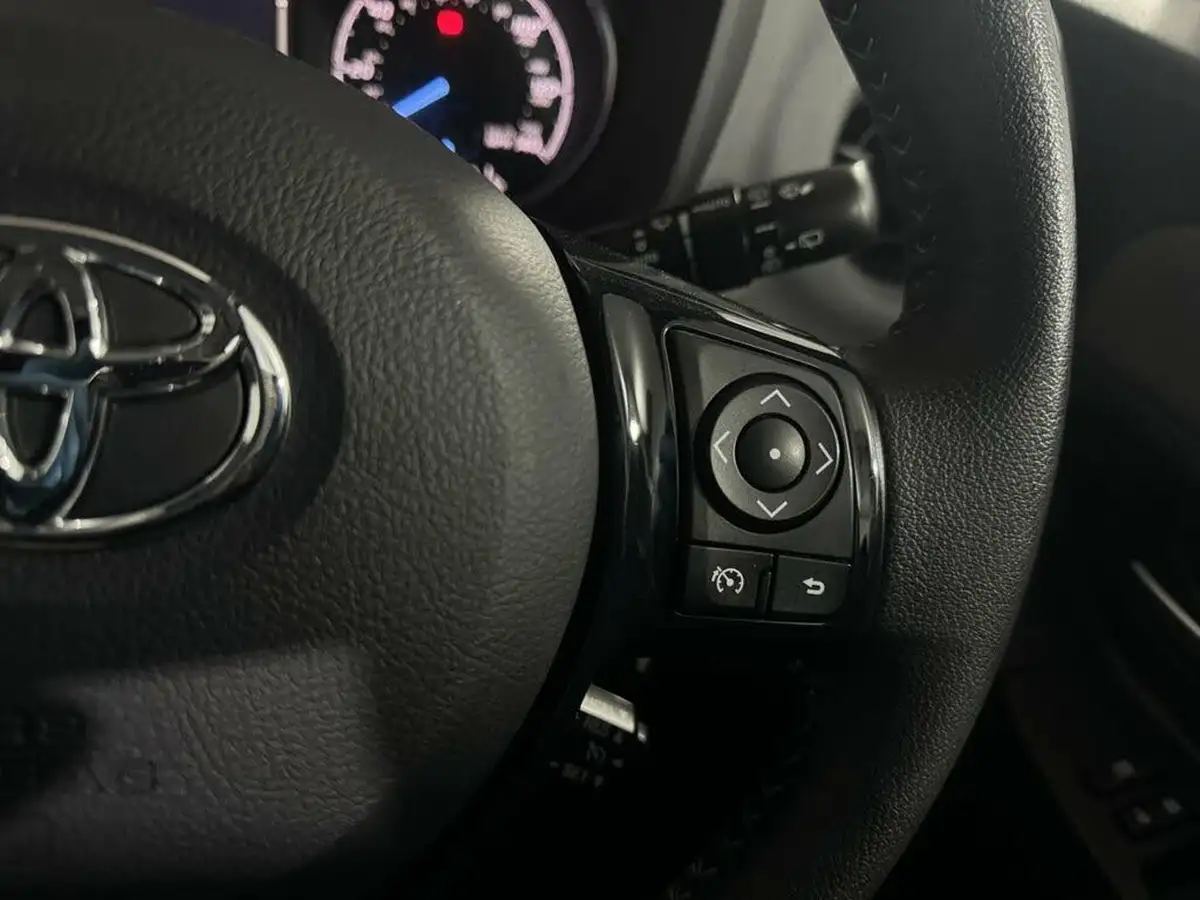 2019-toyota-yaris-15-vvt-i-icon-111bhp-1496cc-big-21