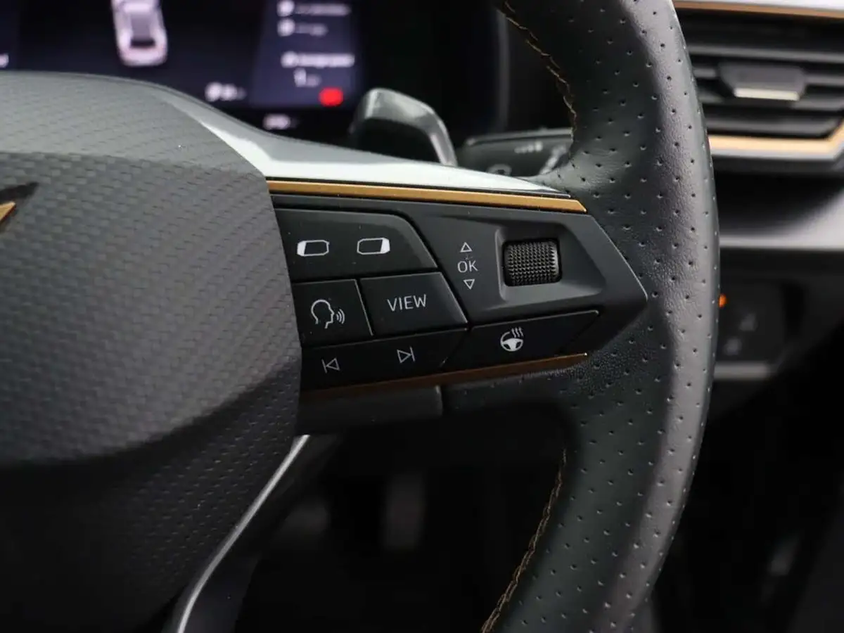 2021-cupra-formentor-14-e-hybrid-v2-big-35