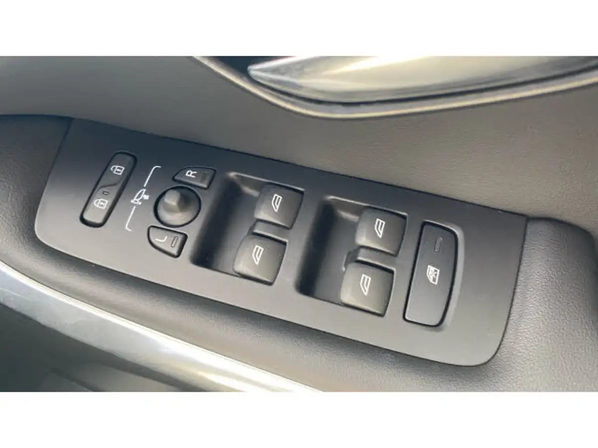 2019-volvo-v40-20td-d3-inscription-edition-big-26