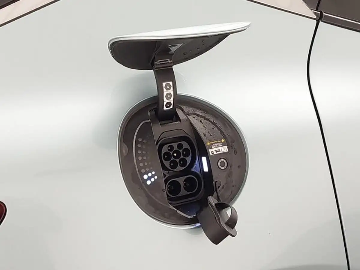 2025-genesis-gv60-e-premium-229ps-big-13