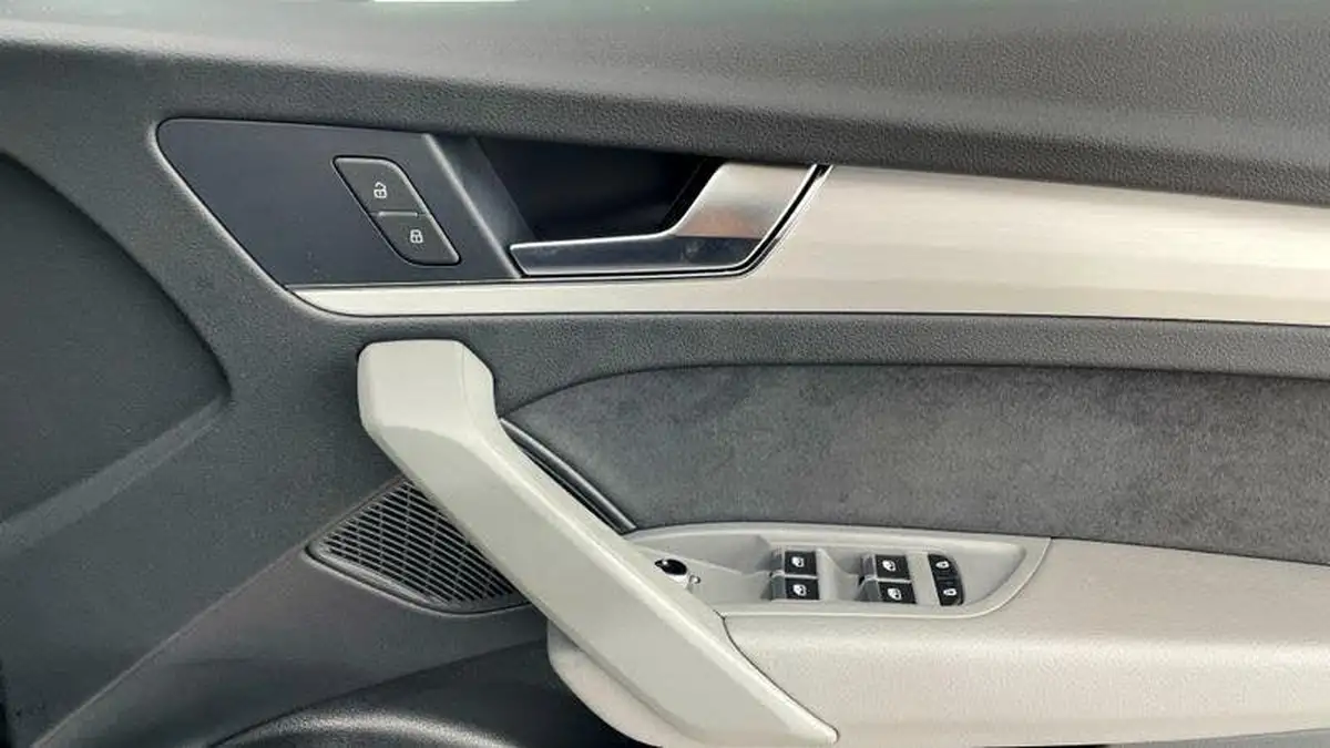 2023-audi-q5-20-45-tfsi-s-line-station-wagon-big-18