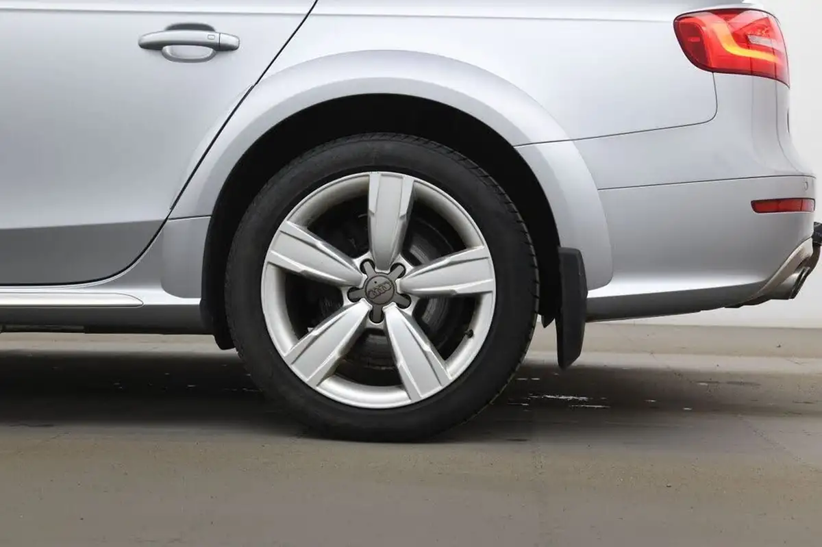 2015-audi-a4-allroad-20td-quattro-s-tronic-big-11