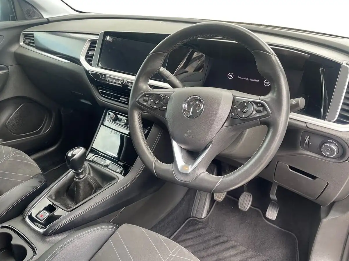 2022-vauxhall-grandland-12-ultimate-big-14