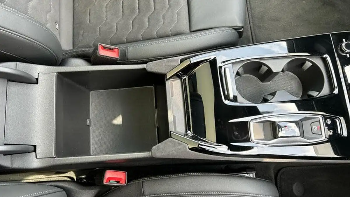 2025-audi-a6-e-tron-e-launch-edition-big-37
