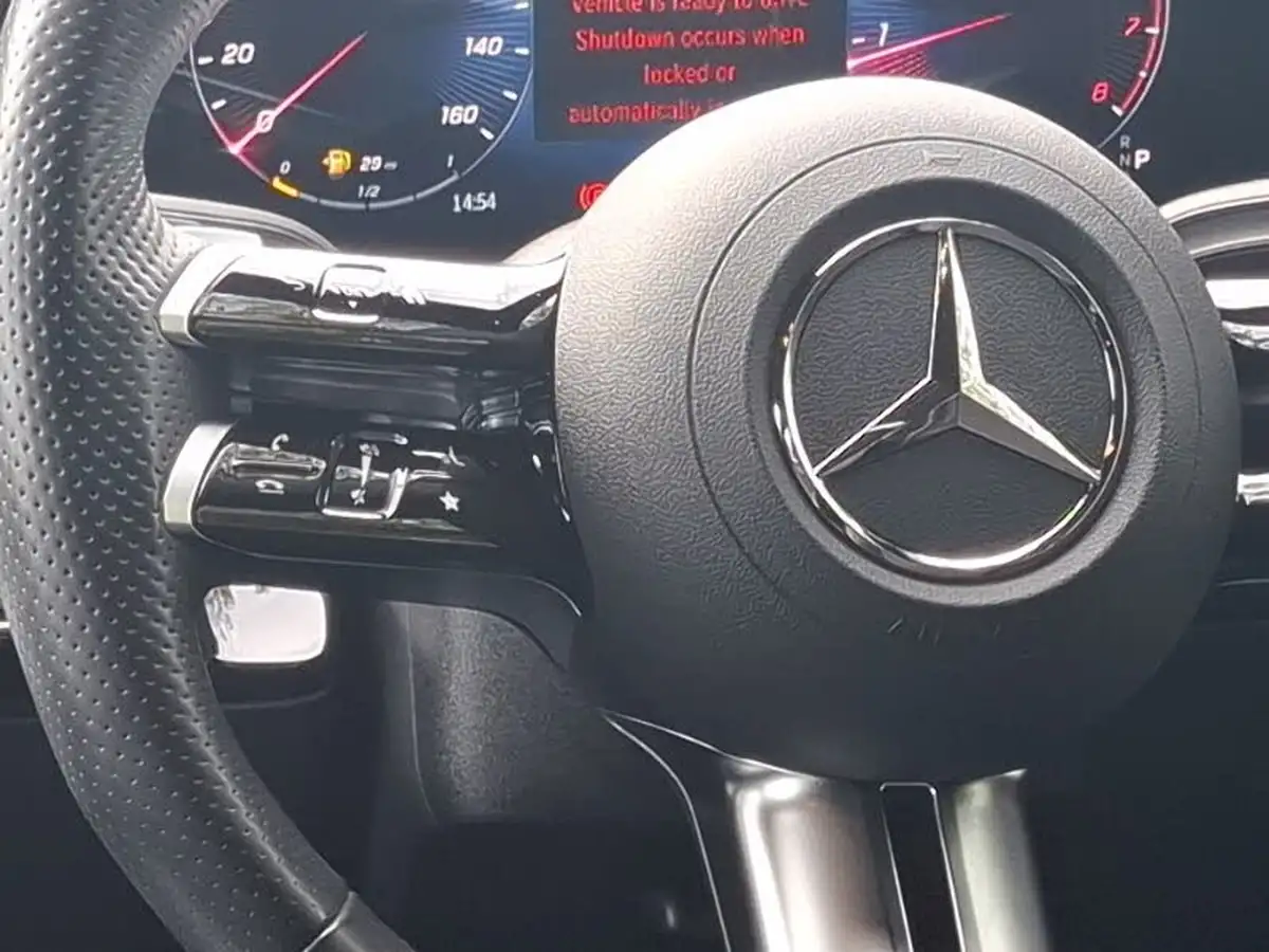 2024-mercedes-benz-gla-class-13-gla-200-amg-line-executive-big-10
