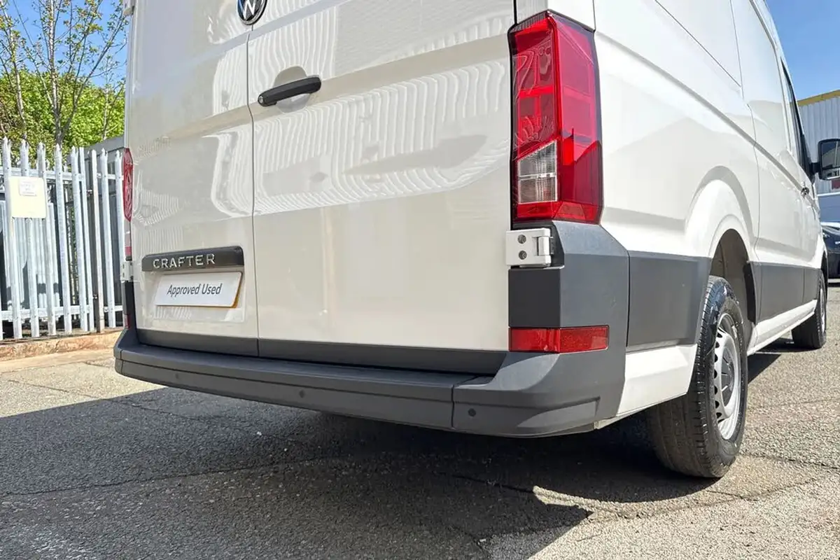 2024-volkswagen-crafter-20tdi-cr35-mwb-commerce-140pseu6d-panel-van-big-37