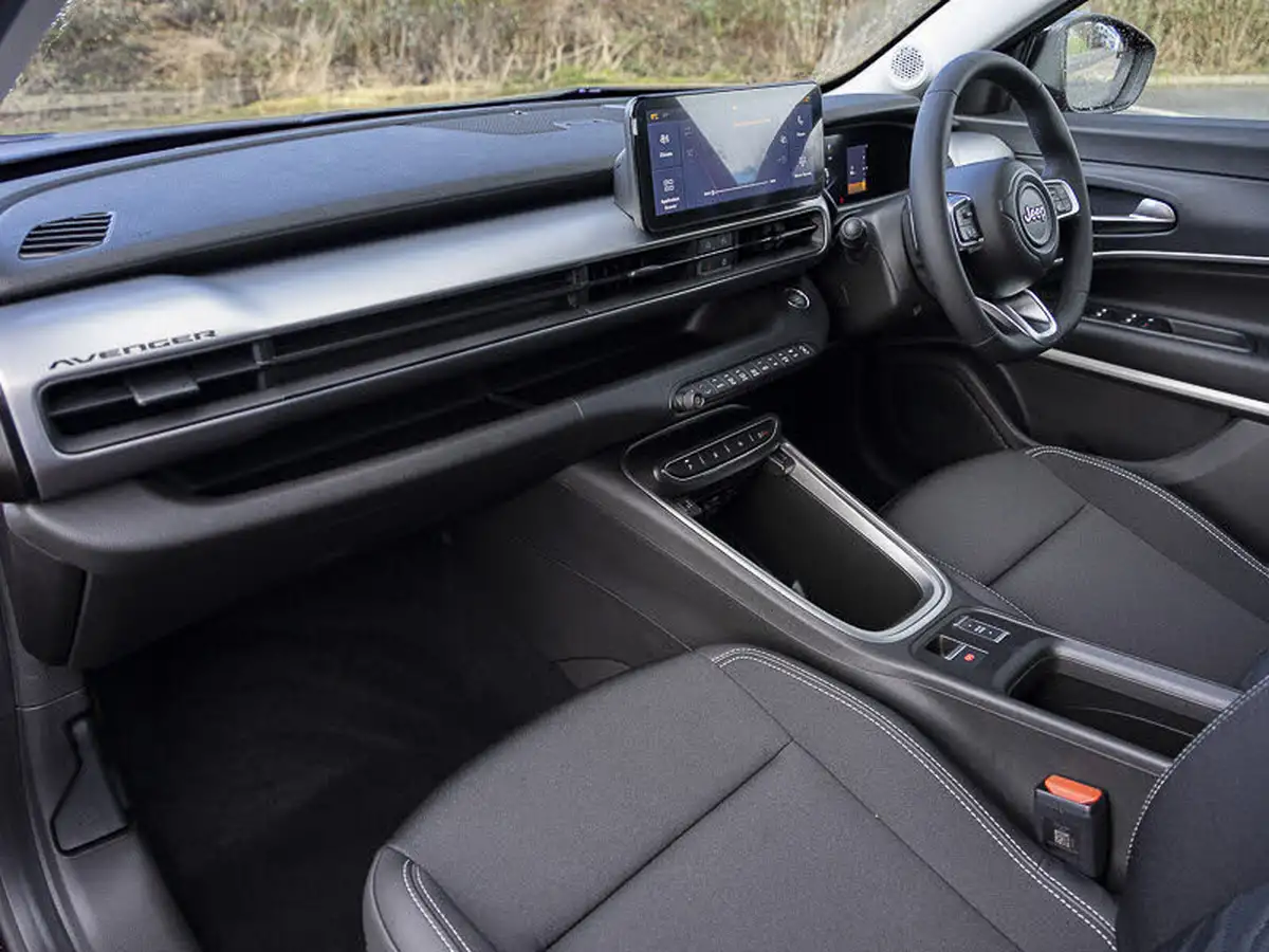 2025-jeep-avenger-12-gse-summit-e-hybrid-48v-auto-big-14