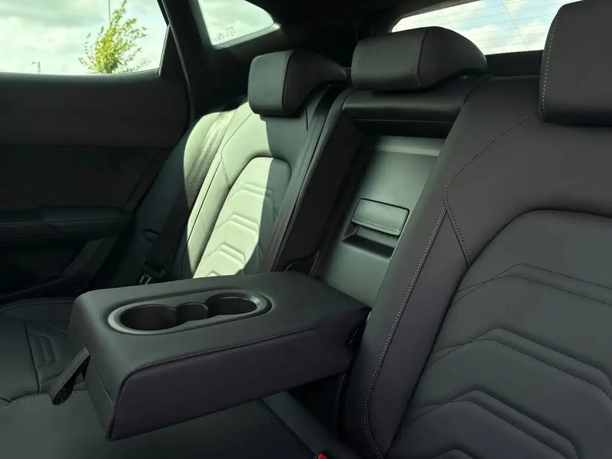 2024-cupra-formentor-15-e-hybrid-v3-big-38