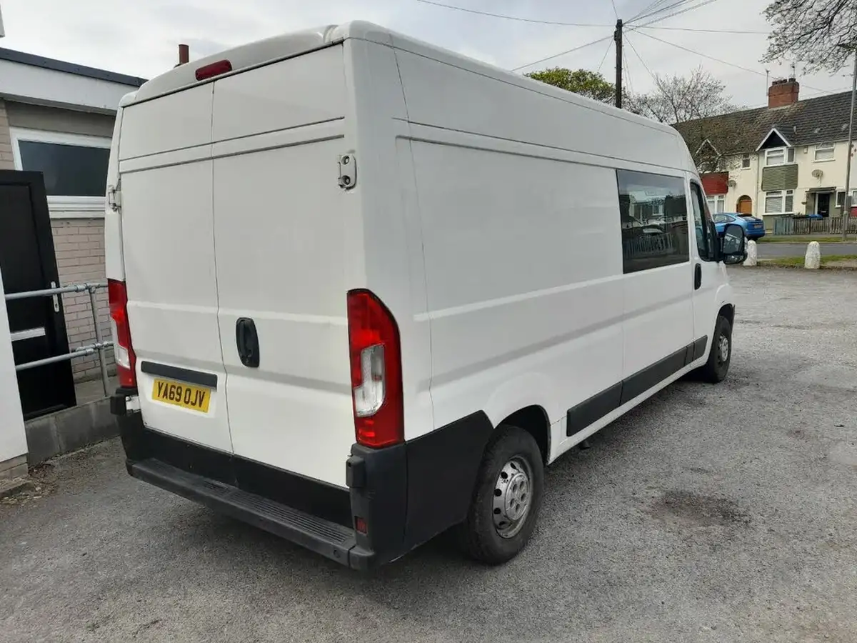 2019-citroen-relay-20bluehdi-35-l3h2-enterprise-130eu6-crewcab-big-2