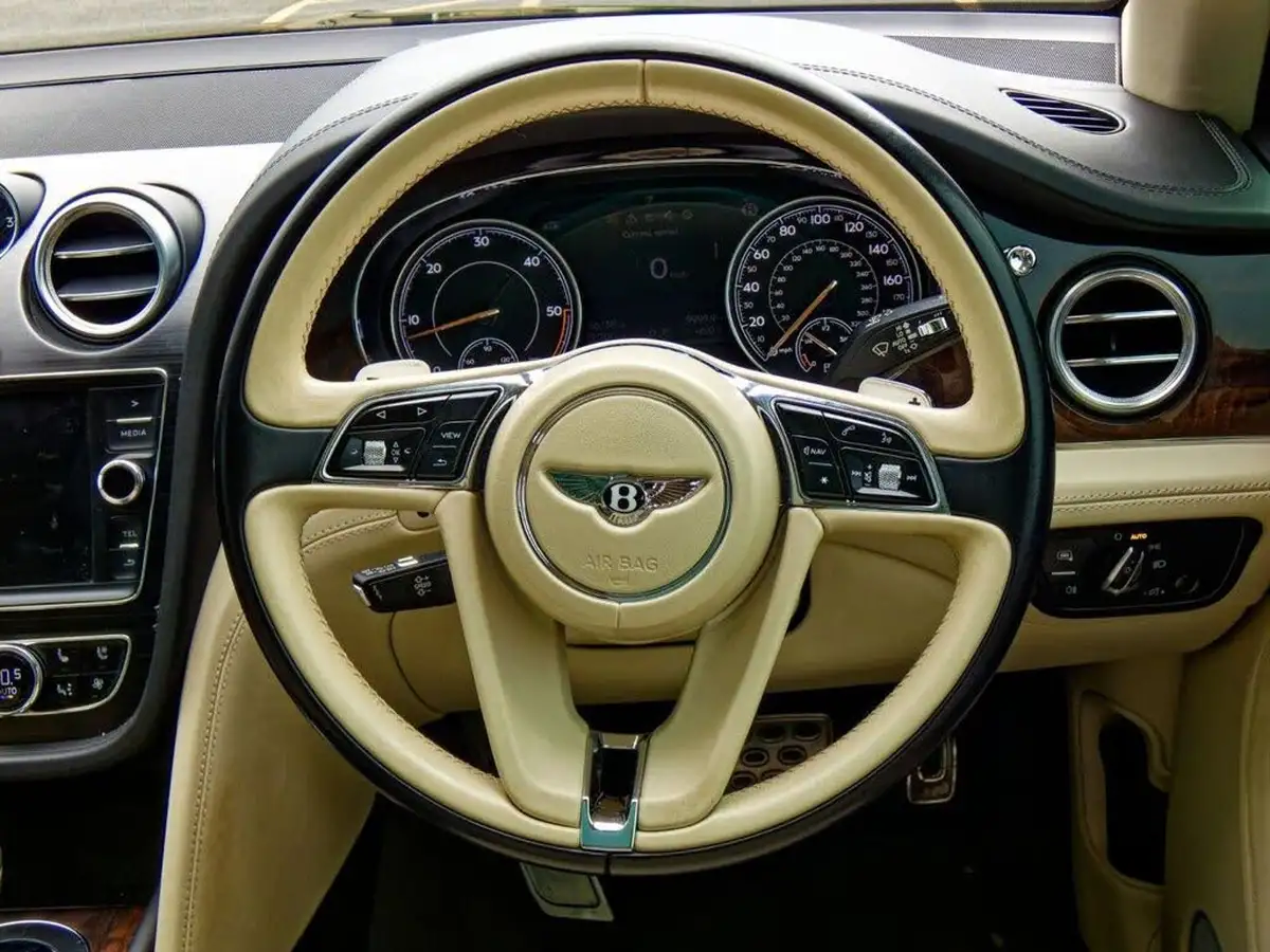 2017-bentley-bentayga-40-diesel-big-33