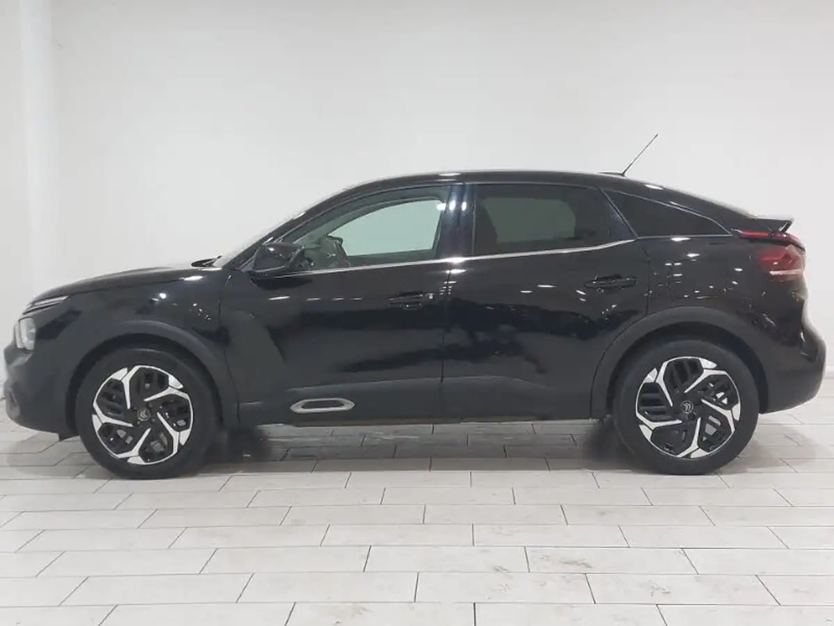 2022-citroen-c4-12-puretech-shine-130ps-big-3