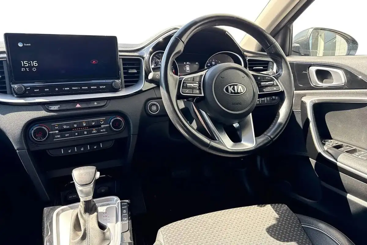 2021-kia-ceed-15-t-gdi-3-hatchback-dct-big-17