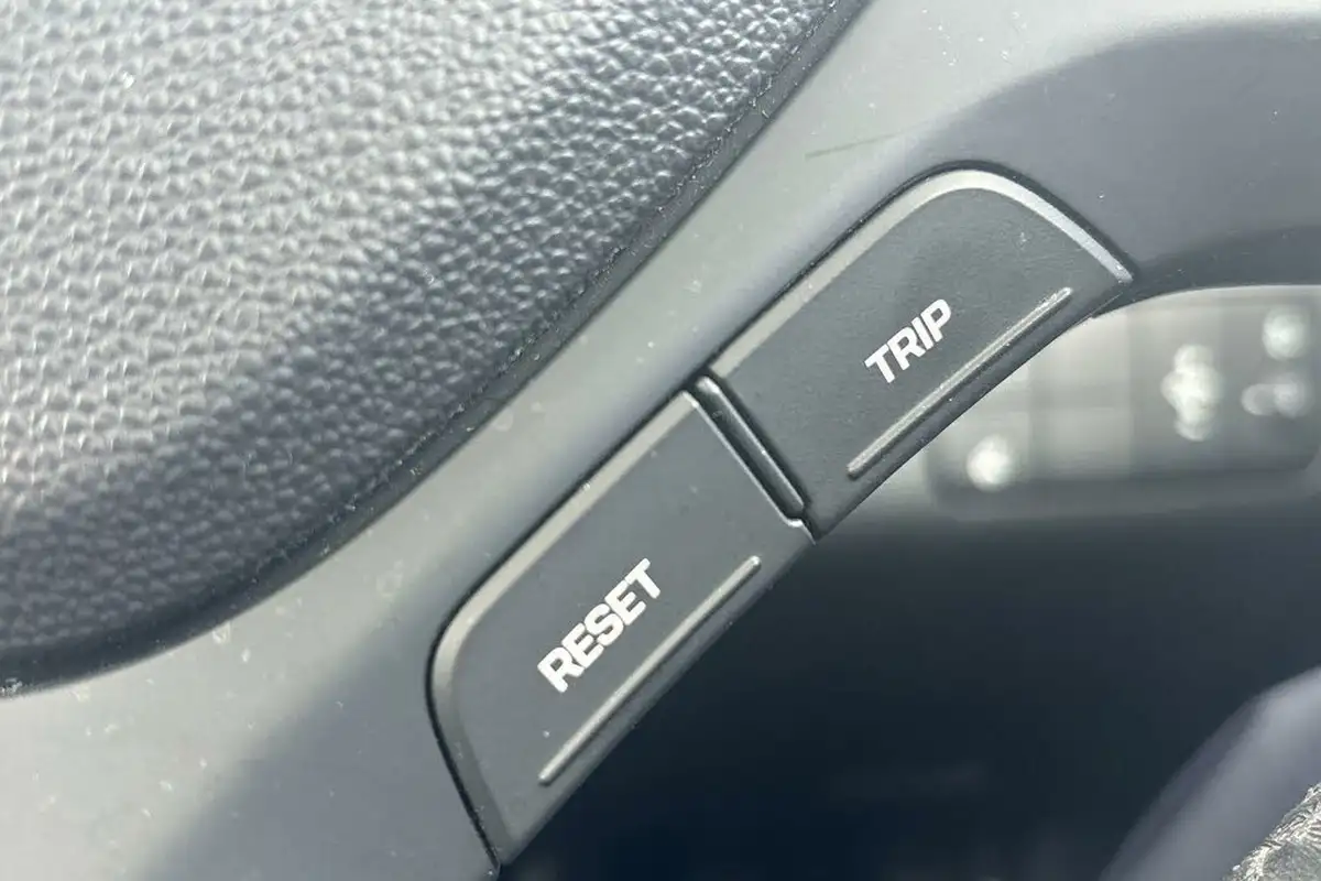 2018-hyundai-i10-12-premium-se-auto-big-45