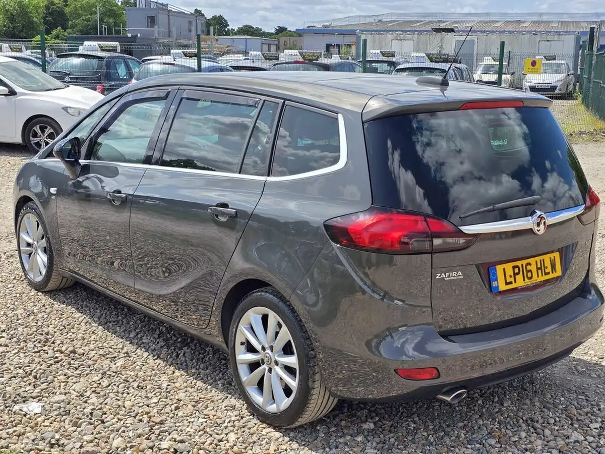 2016-vauxhall-zafira-tourer-20cdti-elite-auto-big-3