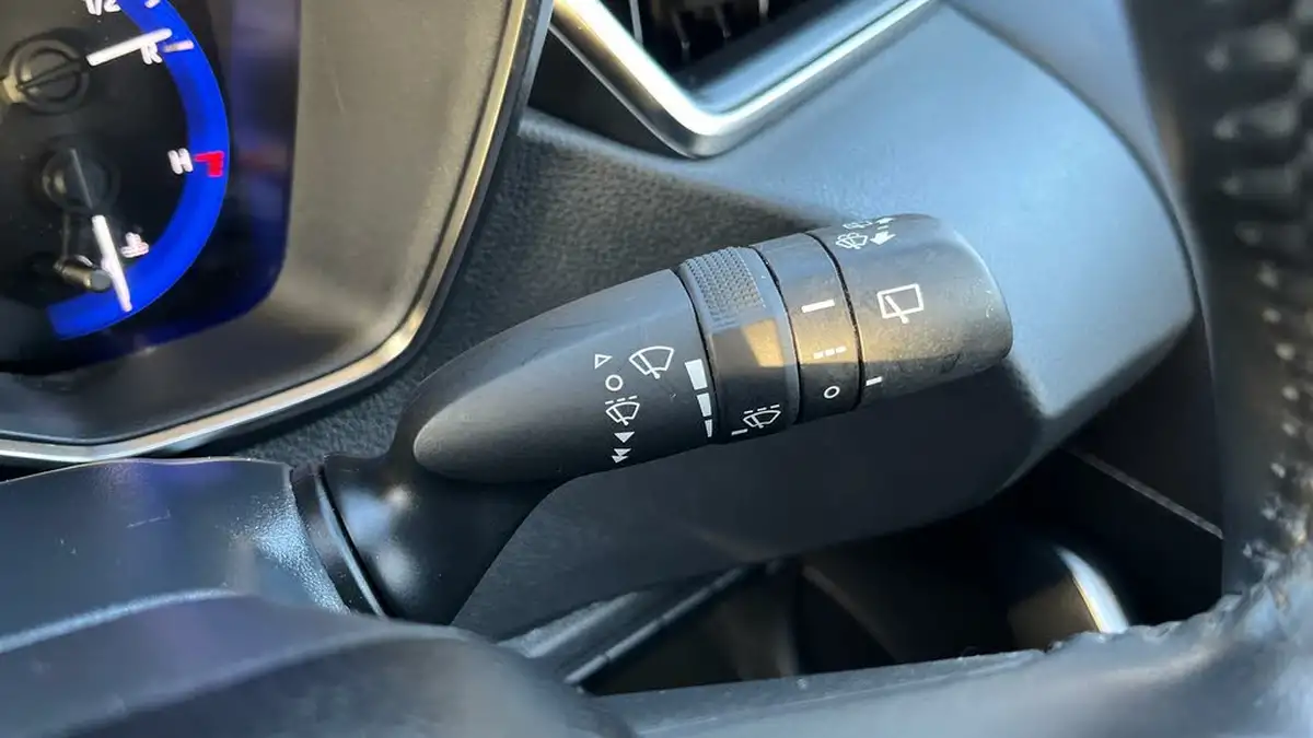 2022-toyota-corolla-18-vvt-i-icon-120bhp-spare-wheel-touring-sports-5d-big-41