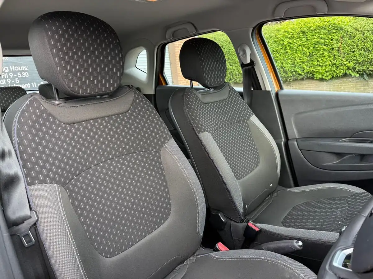 2017-renault-captur-09-tce-dynamique-nav-big-32
