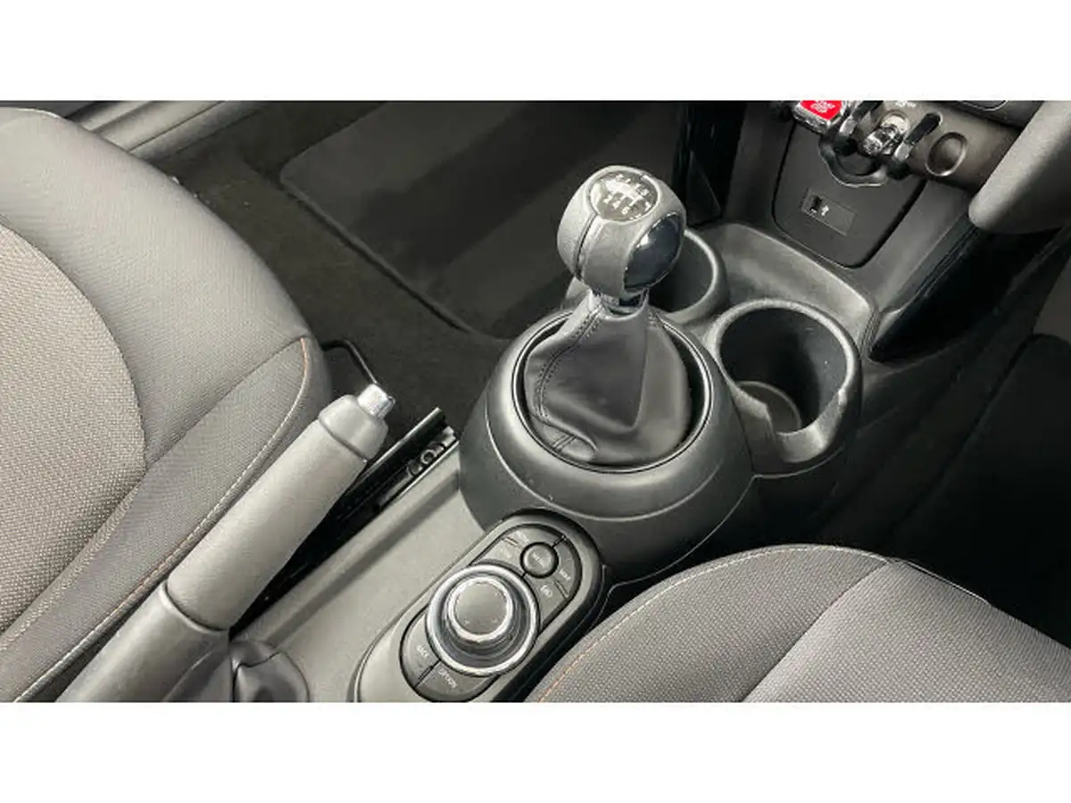 2022-mini-cooper-15-cooper-classic-hatchback-3d-big-9