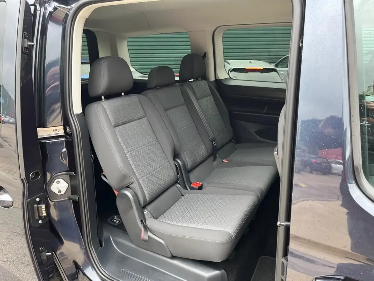 2024-ford-tourneo-connect-15-titanium-115ps-auto-big-24