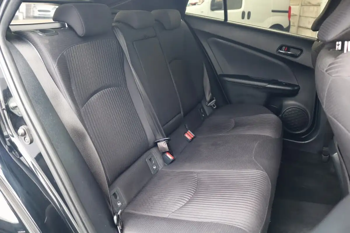 2018-toyota-prius-18-vvt-i-active-ss-big-23
