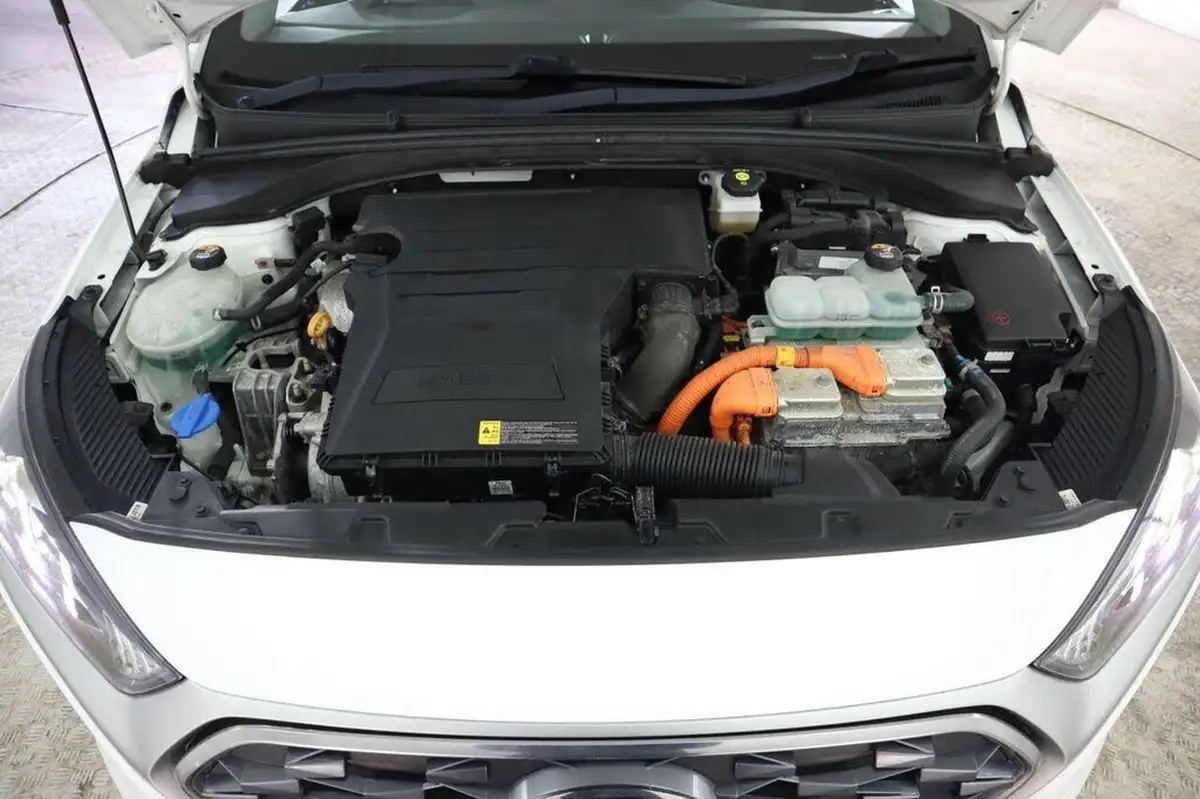 2021-hyundai-ioniq-16-gdi-premium-se-hybrid-big-28